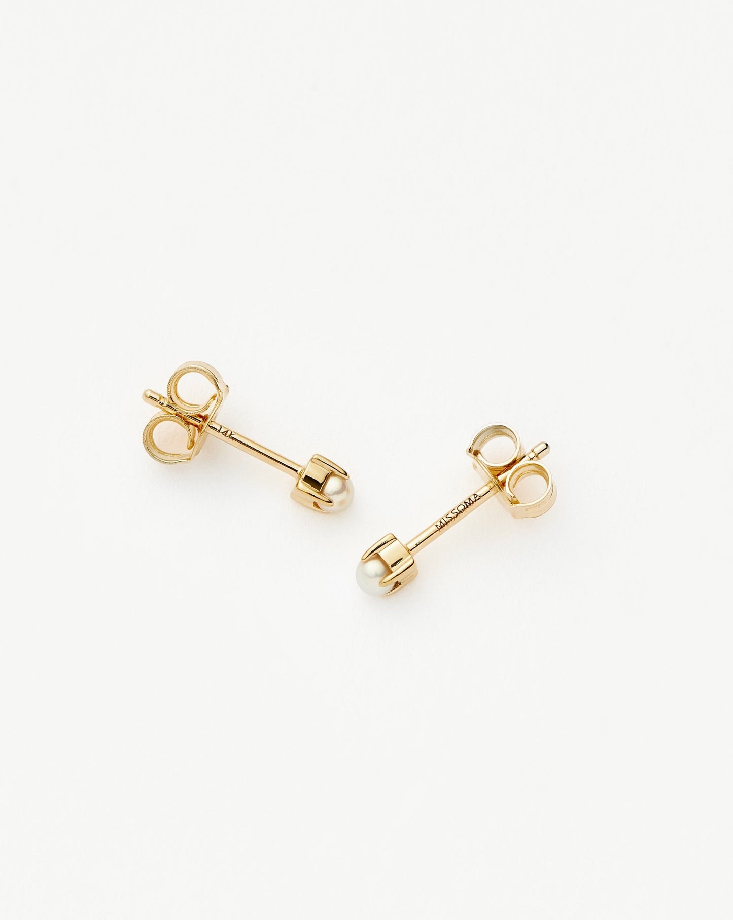Fine Pearl Stud Earrings | 14ct Solid Gold/Pearl